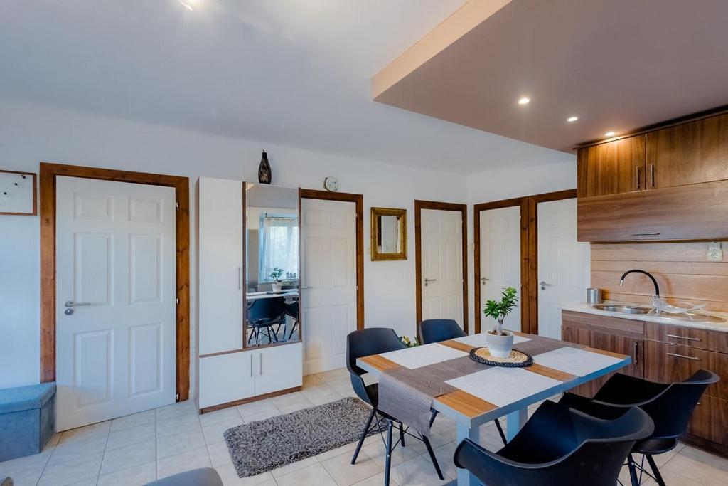 Fatima Apartman Сиофок Екстериор снимка